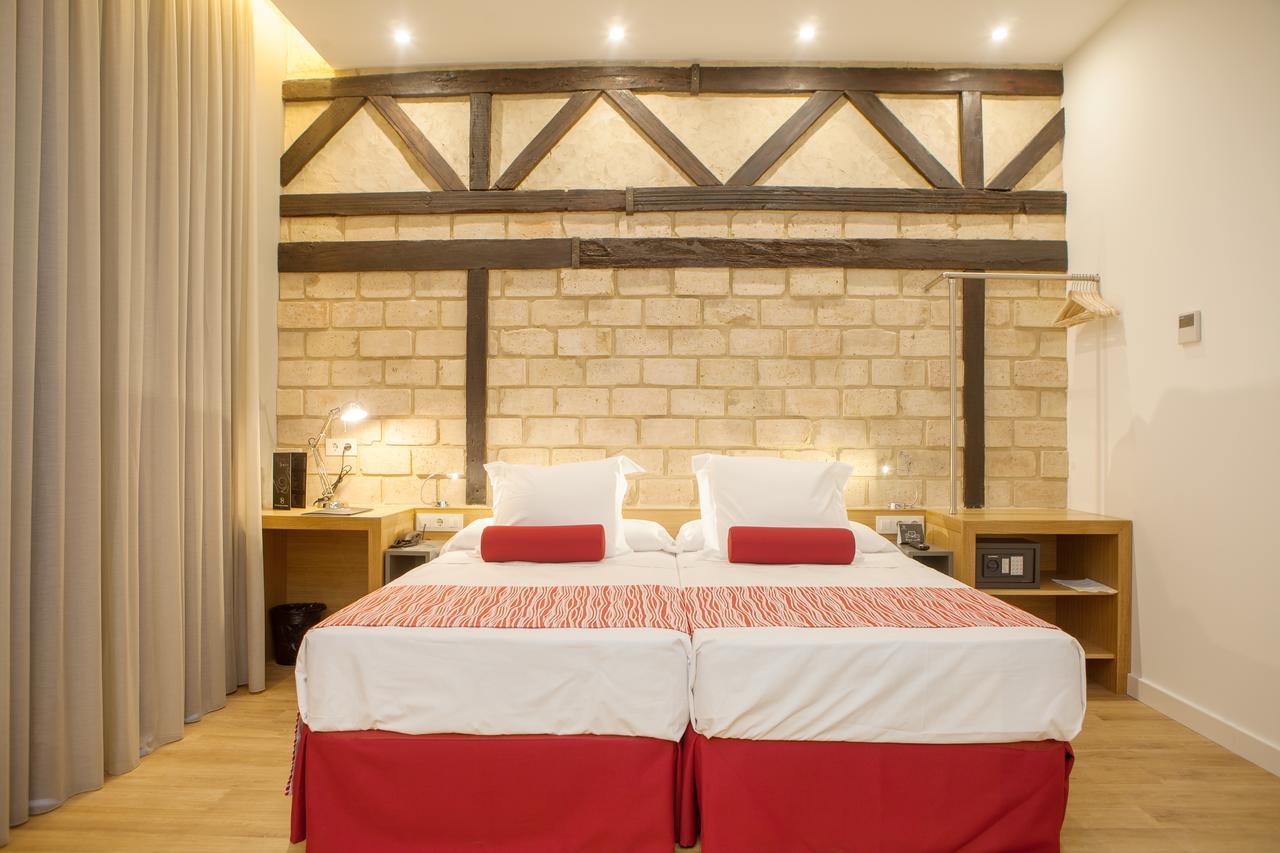 Family Room,710839873:JPEG